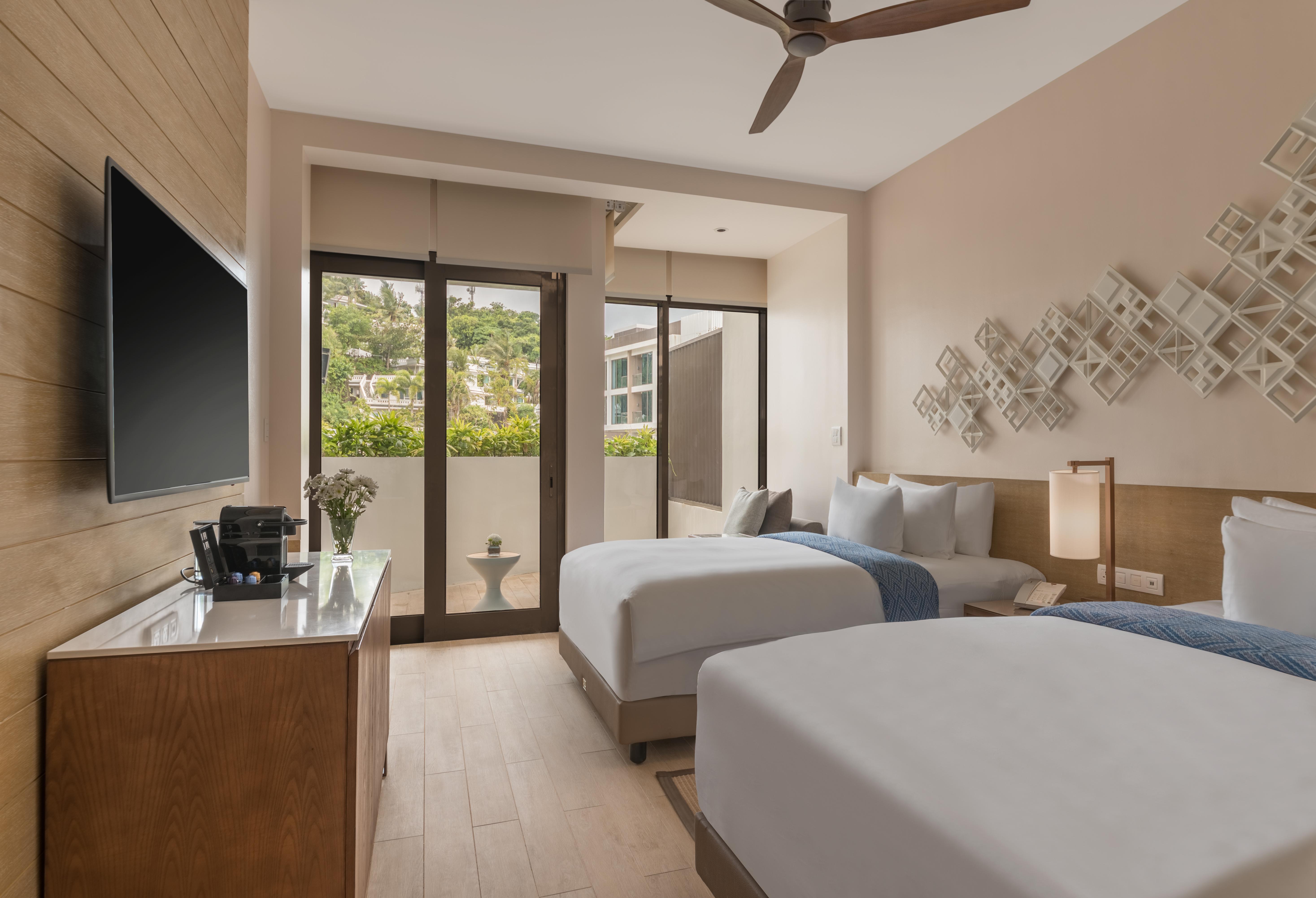 Crimson And Boracay 5* Yapak