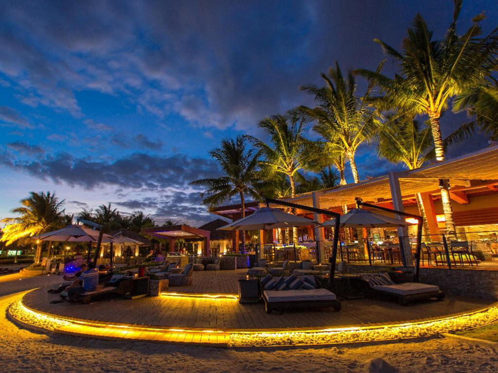 Resort Crimson And Boracay