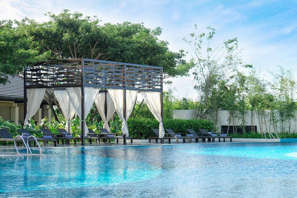 Resort Crimson And Boracay 5*