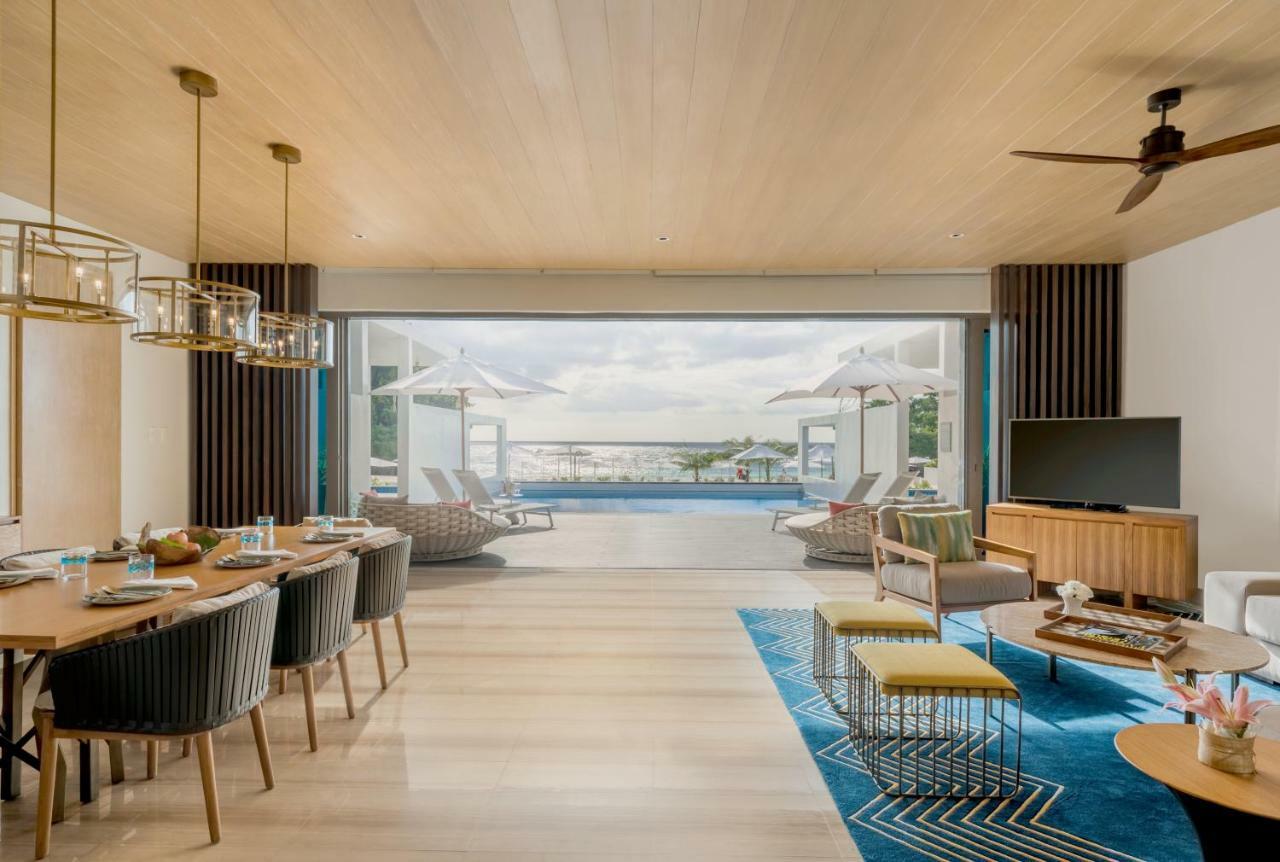 Resort Crimson And Boracay